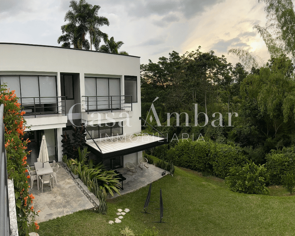 Casa campestre con buenas zonas verde