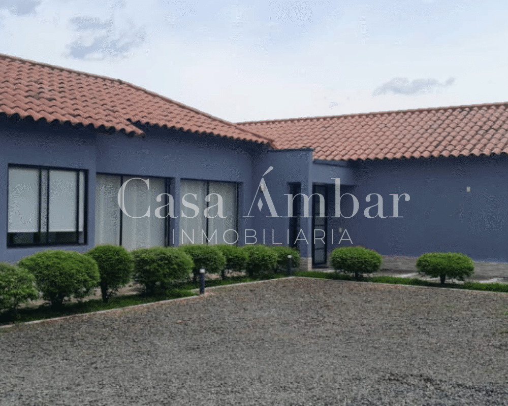 Casa grande con 5 habitaciones