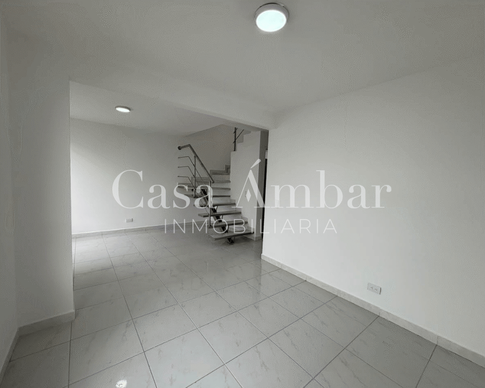 Casa para la venta de 2 pisos en Armenia