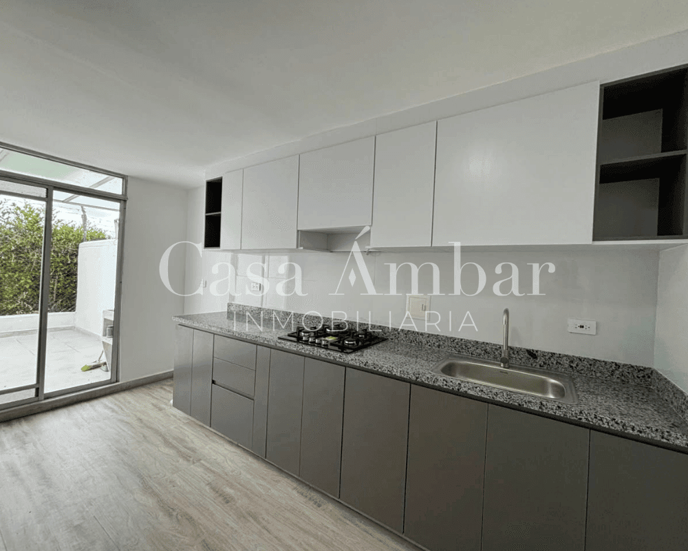 Casa con cocina amplia a la venta