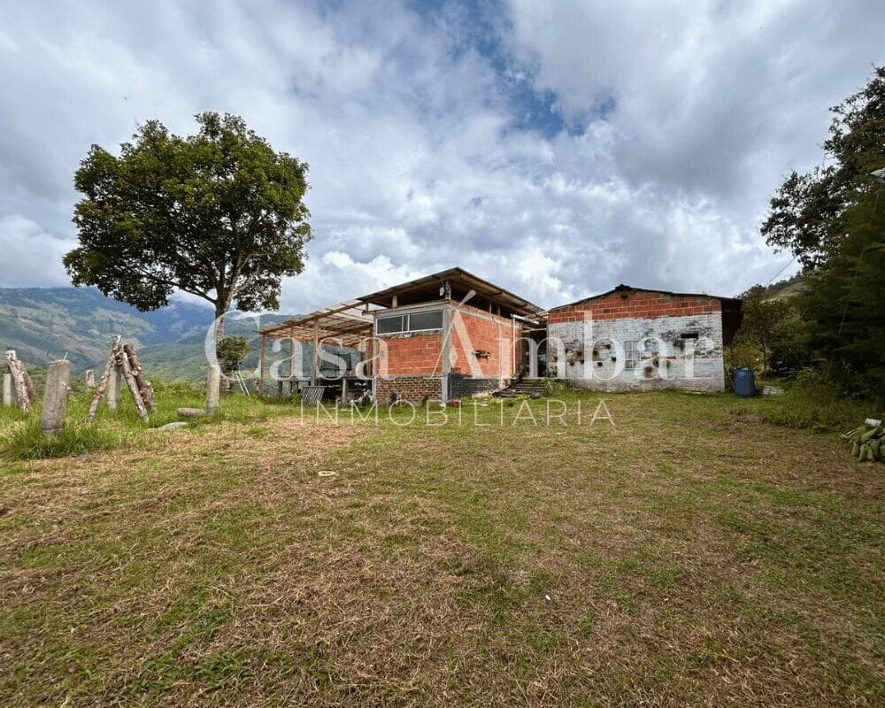 Finca a la venta en Calarcá