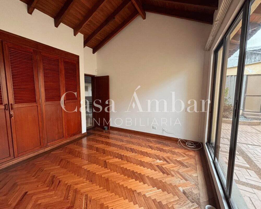 Casa Comercial con buenos closets