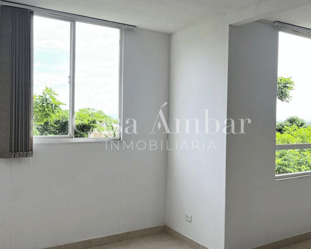 Apartamento con persianas