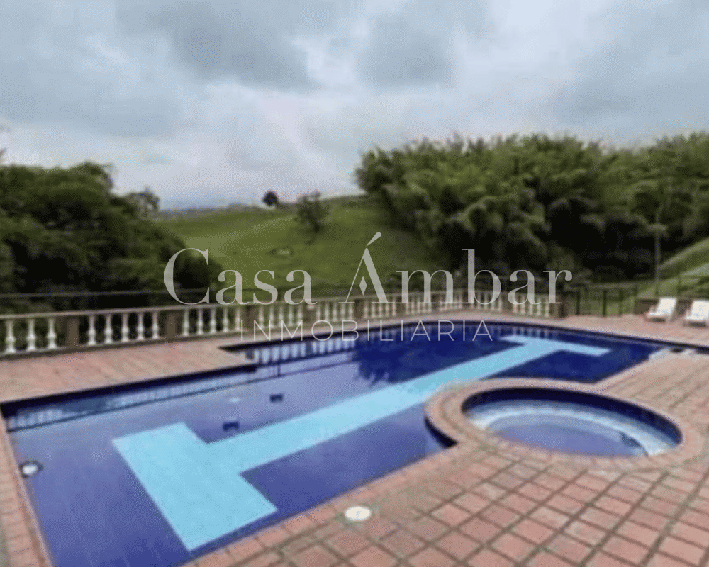 Casa Campestre en conjunto cerrado con vigilancia