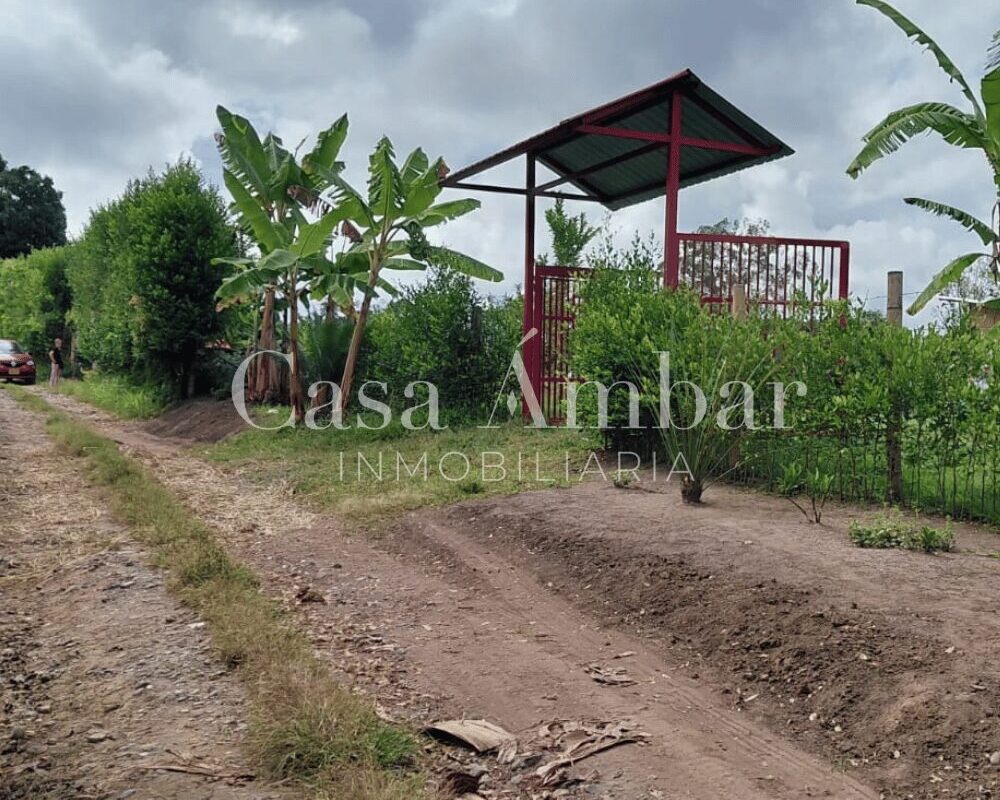 Lote de 3300 metros cuadrados
