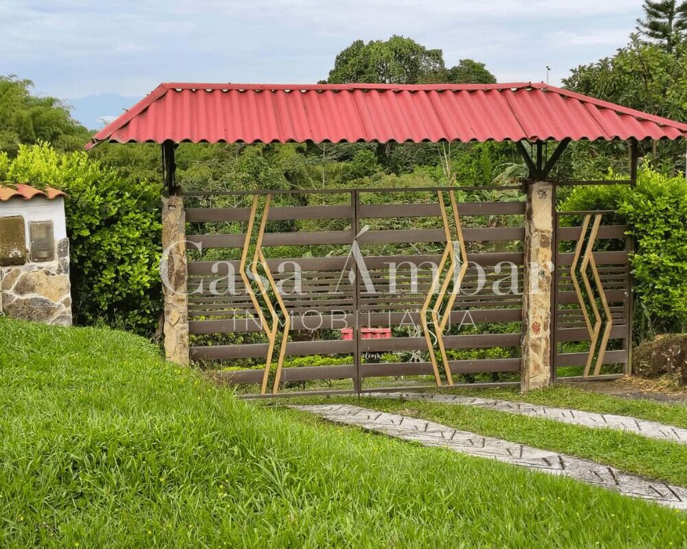 Casa campestre con zona social y de recreación