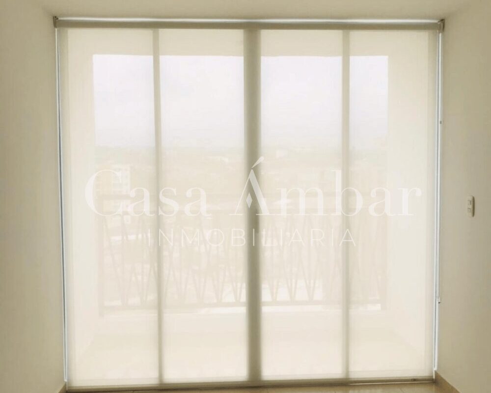 Apartamento con persianas hy black out