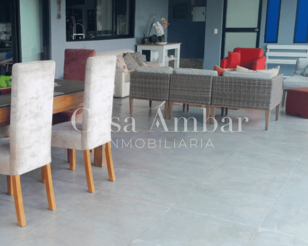 Casa en alquiler semiamoblada