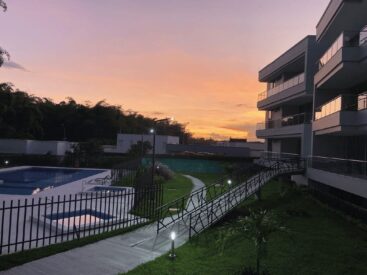 apartasuite-con-areas-sociales-piscina-jacuzzi-turco-gimnasio-salon-social-juegos-infantiles