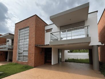 casa-a-la-venta-via-el-aeropuerto-el-eden