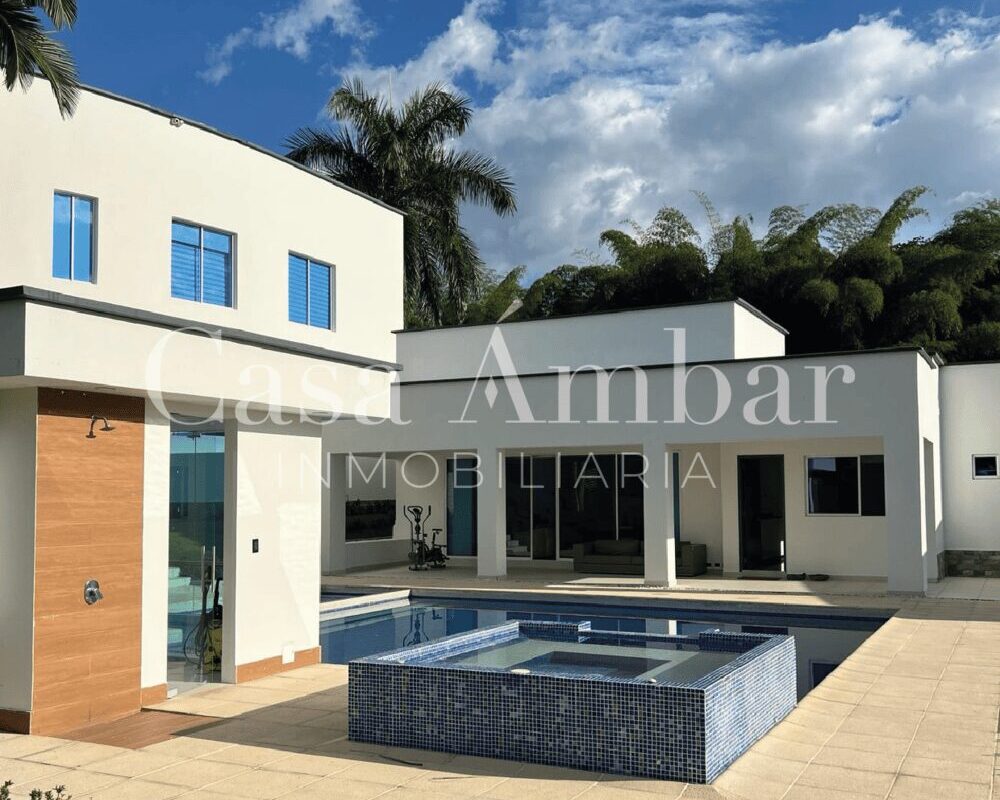 casa-campestre-cerca-al-aeropuerto-el-eden-con-piscina-y-jacuzzi-pripiopng