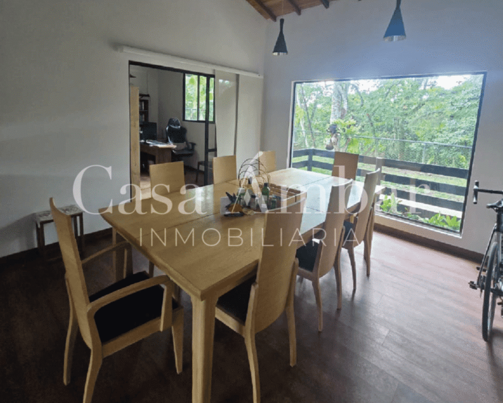 casa-con-cuatreo-balcones-en-venta-en-via-circarsia-armenia