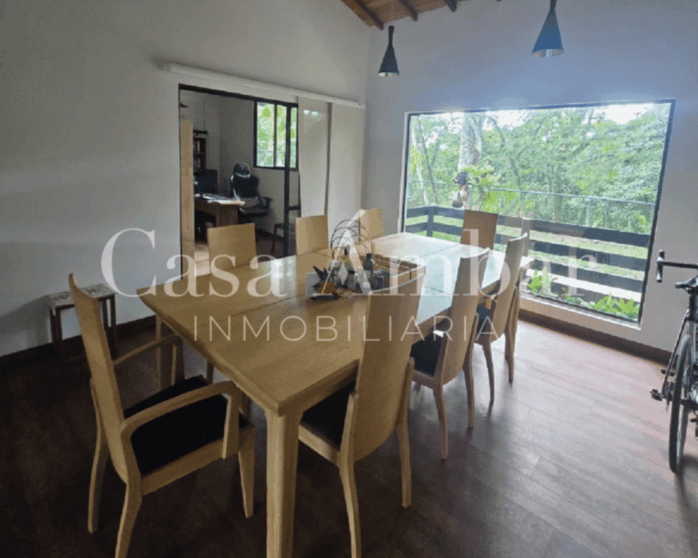 casa-con-cuatreo-balcones-en-venta-en-via-circarsia-armenia
