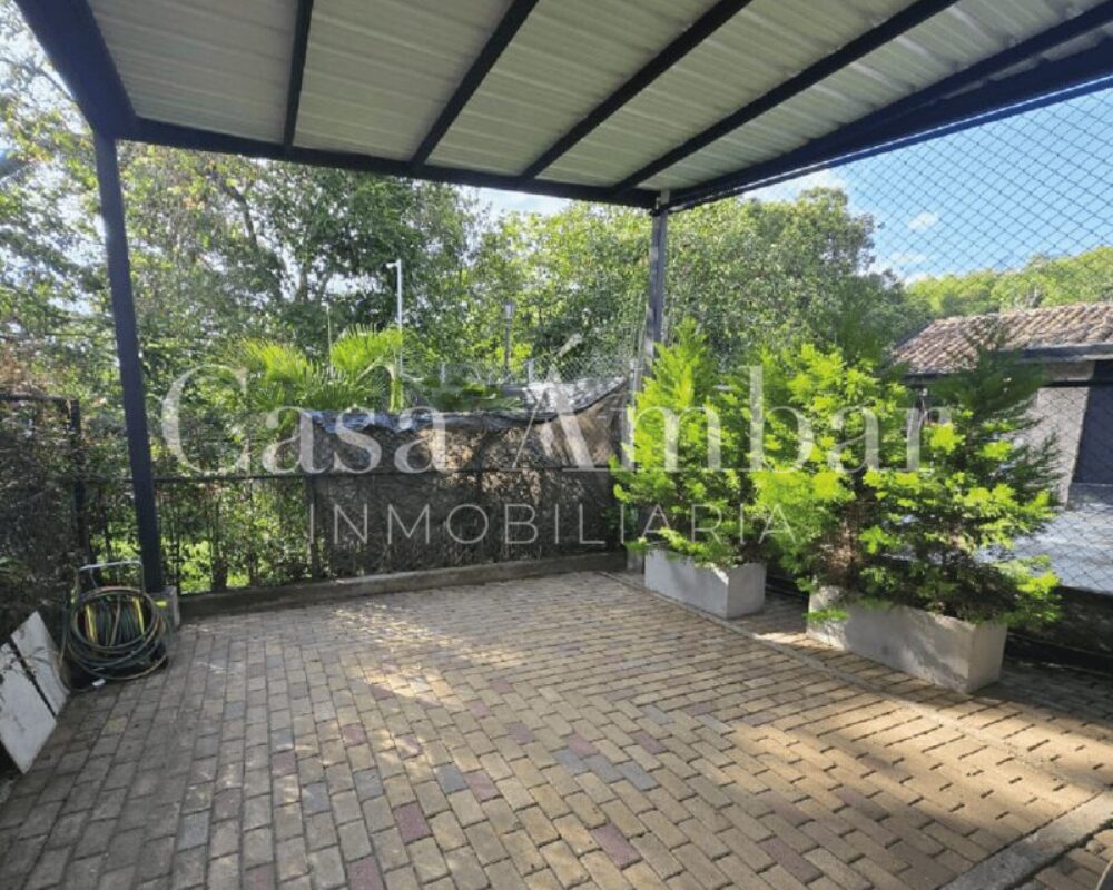 casa-con-parqueadero-techado-en-venta-en-via-circarsia-armenia