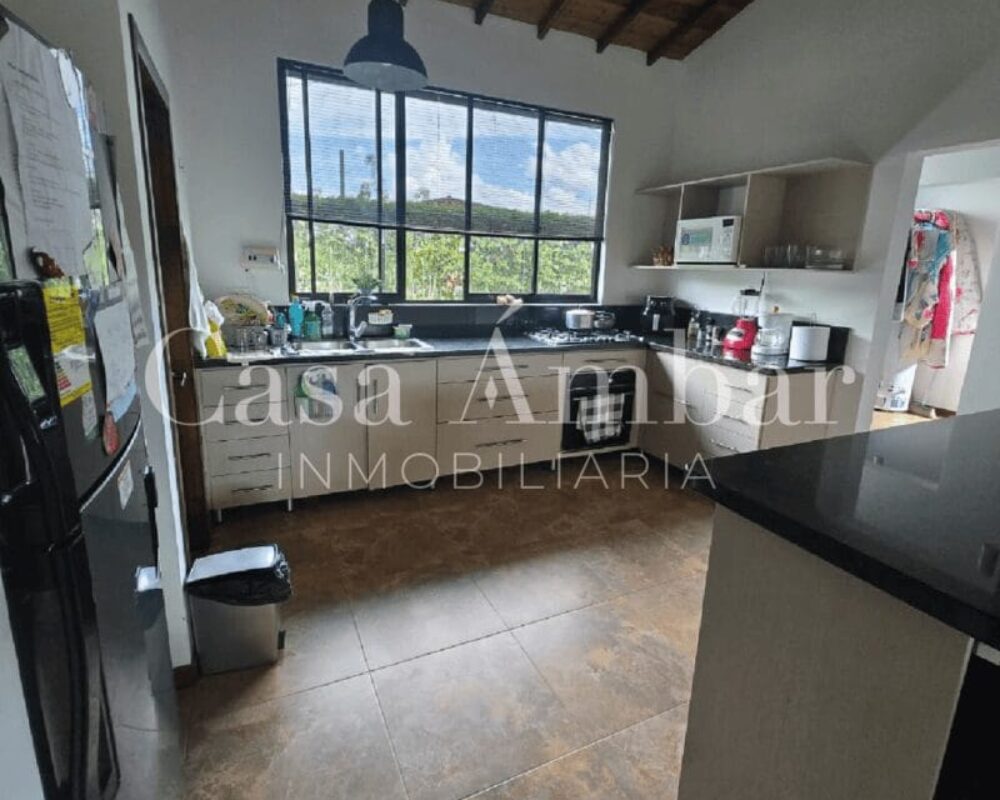 casa-en-venta-con-cocina-integral-en-via-circarsia-armenia