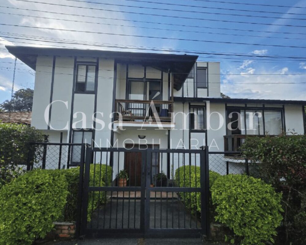 casa-estrato-cinco-en-venta-en-via-circarsia-armenia