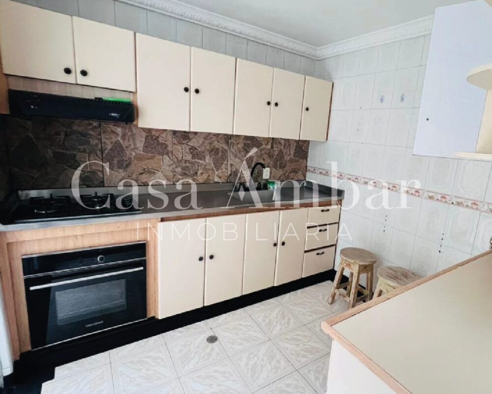 cocina-con-almacenamiento-apartamento-en-venta-cerca-al-portal-del-quindio