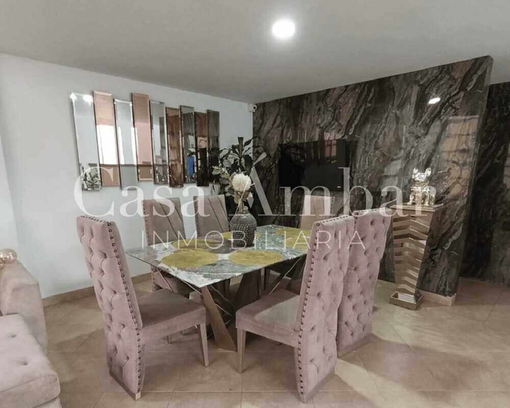 comedor-moderno-casa-duplex-en-venta-via-aeropuerto-el-eden