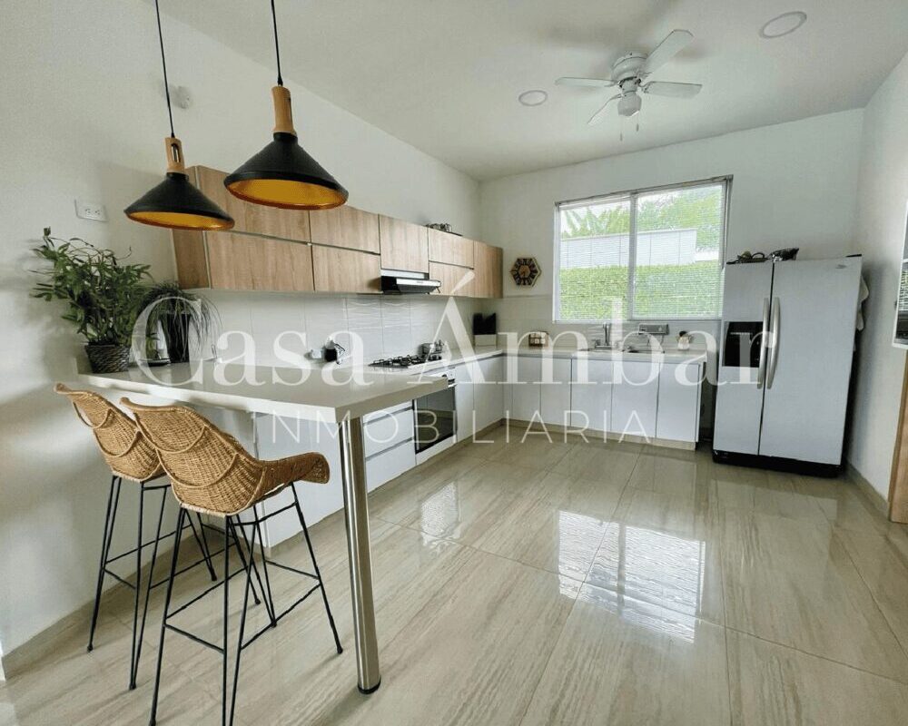 gran-cocina-casa-campestre-en-venta-via-el-caimo