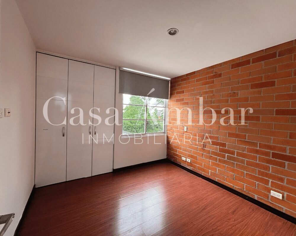 habitacion-amplia-casa-via-aeropuerto-el-eden