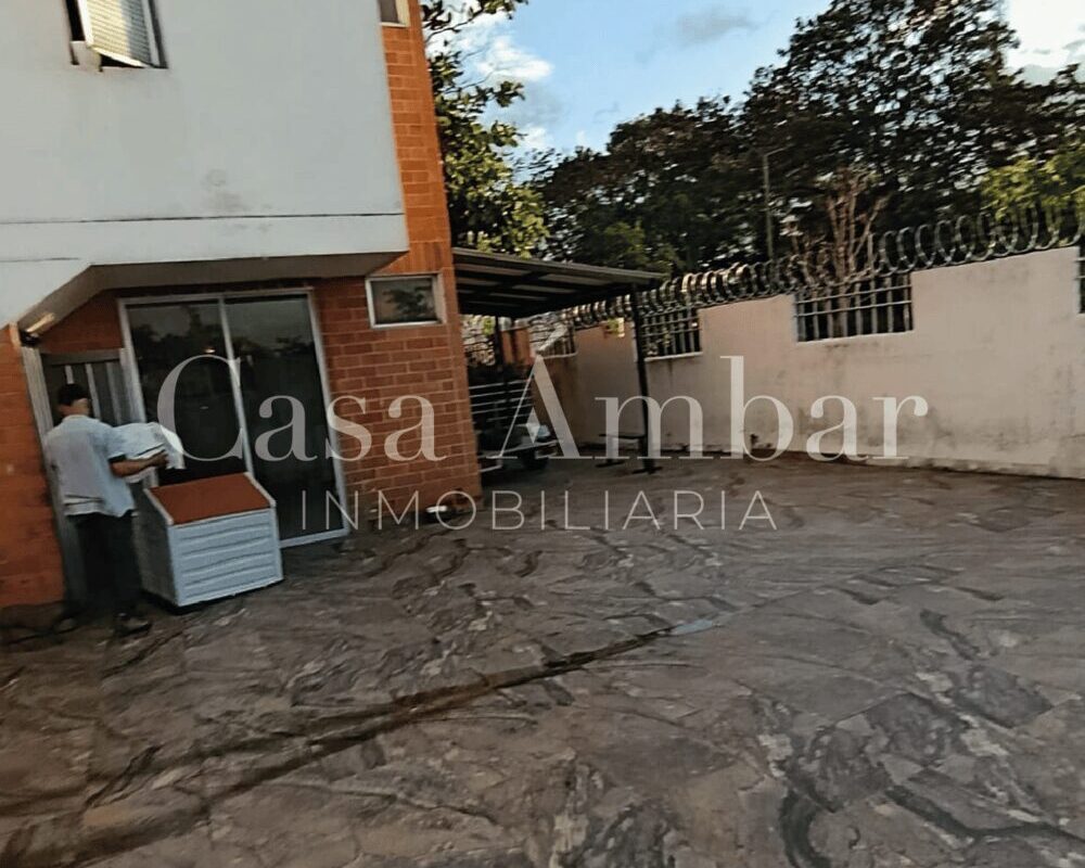 patio-exterior-casa-duplex-en-venta-via-aeropuerto-el-eden
