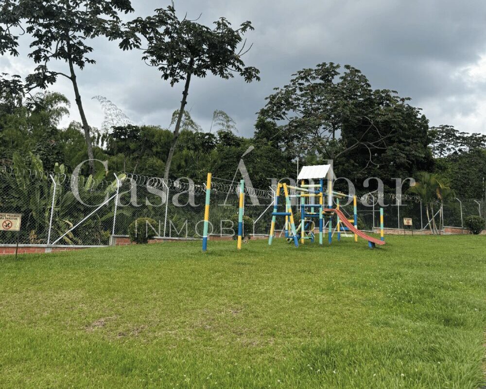 zona-de-juegos-casa-via-aeropuerto-el-eden